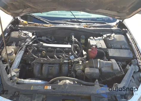 2010 Ford Fusion Se z USA, uszkodzony, nr VIN 3FAHP0HAXAR101484